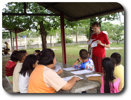 Elisabeth teaching English